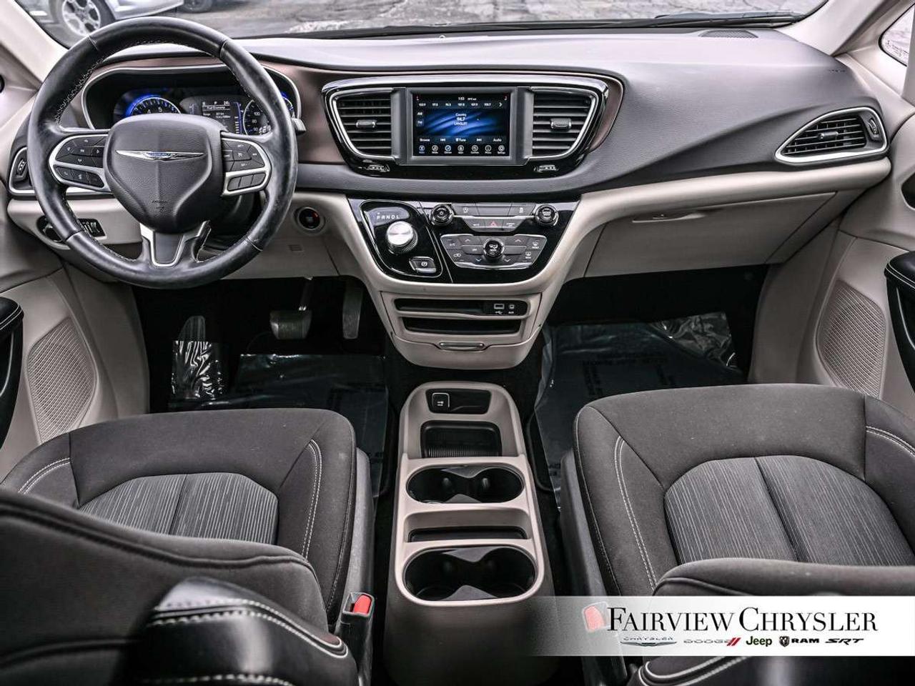 2020 Chrysler Pacifica LX FWD HEATED SEATS   HEATED STEERING WHEEL   REMOTE START   CARPLAY   BLUETOOTH   POWER SEAT Photo
