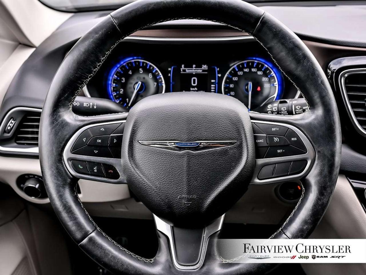 2020 Chrysler Pacifica LX FWD HEATED SEATS   HEATED STEERING WHEEL   REMOTE START   CARPLAY   BLUETOOTH   POWER SEAT Photo