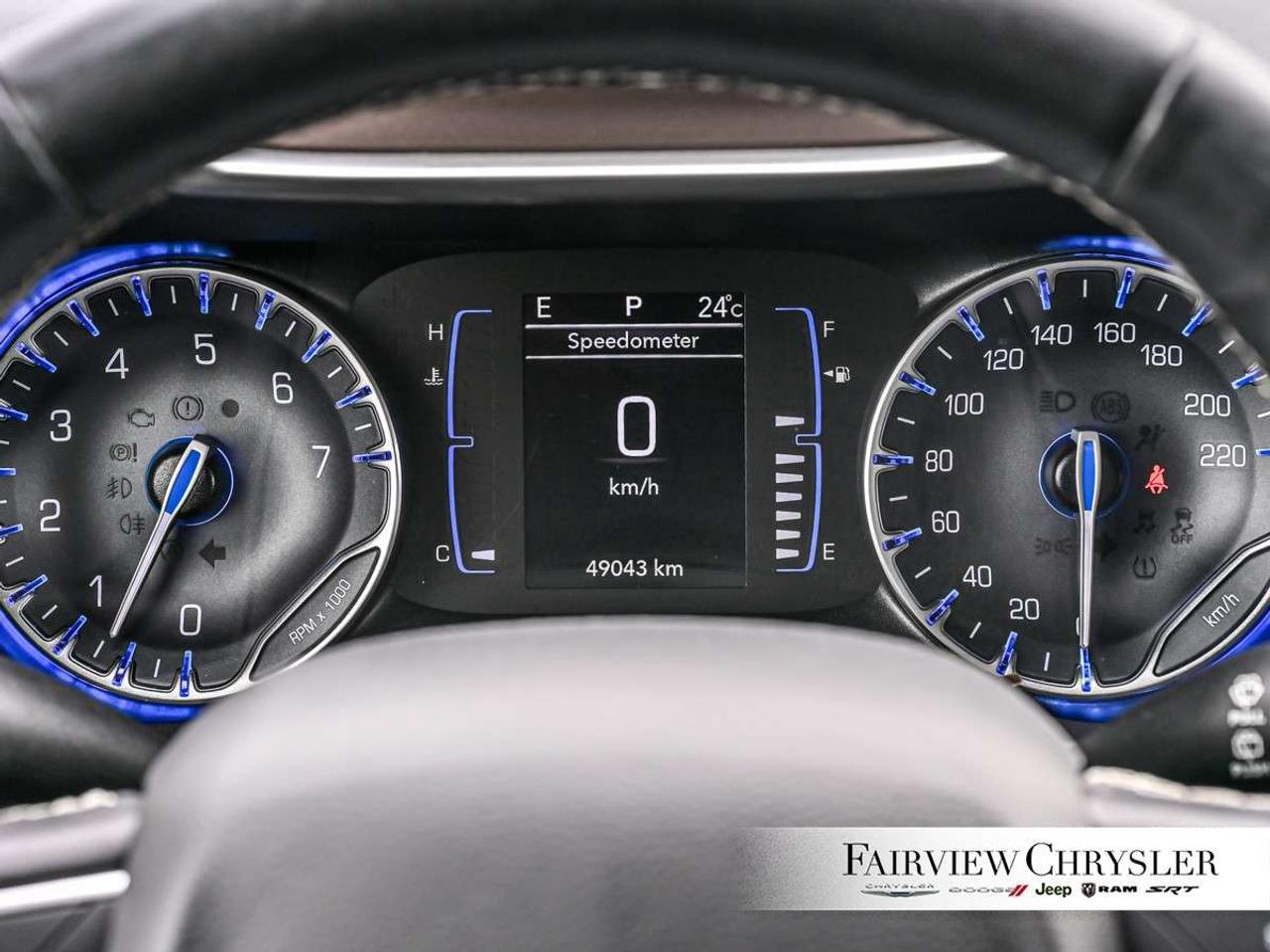 2020 Chrysler Pacifica LX FWD HEATED SEATS   HEATED STEERING WHEEL   REMOTE START   CARPLAY   BLUETOOTH   POWER SEAT Photo
