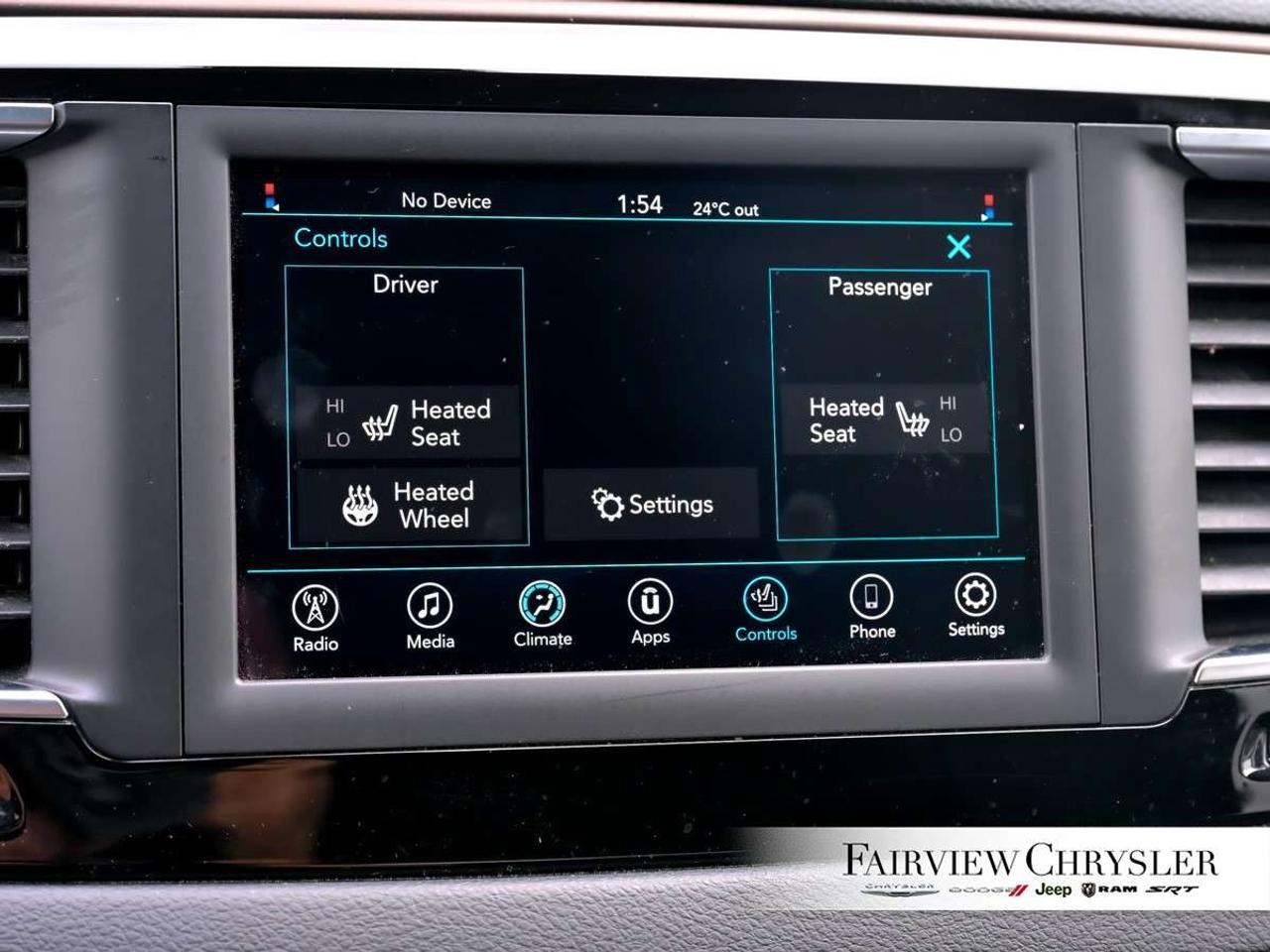 2020 Chrysler Pacifica LX FWD HEATED SEATS   HEATED STEERING WHEEL   REMOTE START   CARPLAY   BLUETOOTH   POWER SEAT Photo