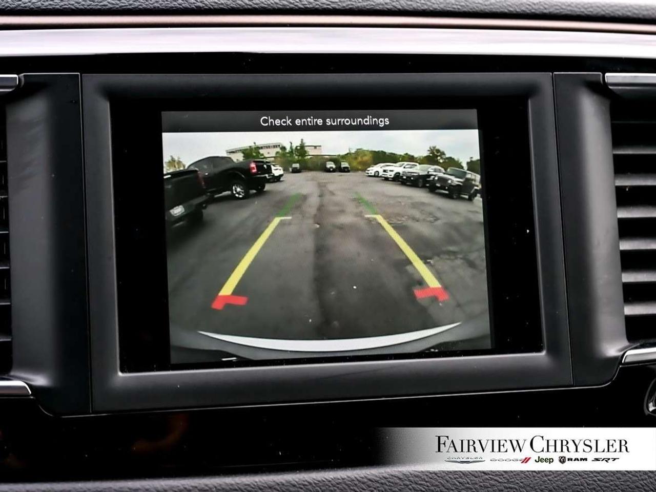2020 Chrysler Pacifica LX FWD HEATED SEATS   HEATED STEERING WHEEL   REMOTE START   CARPLAY   BLUETOOTH   POWER SEAT Photo