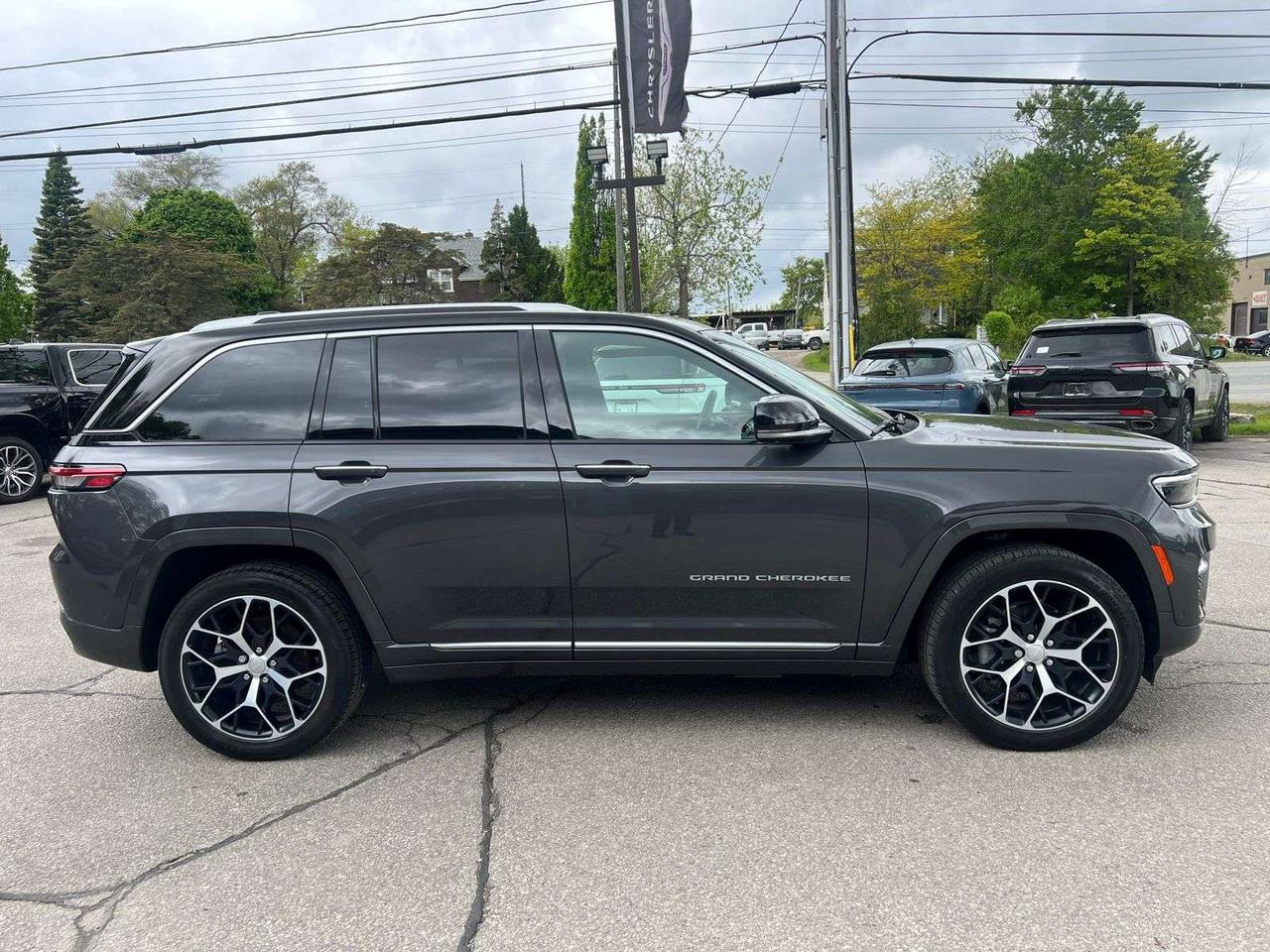 2023 Jeep Grand Cherokee Summit Reserve Photo