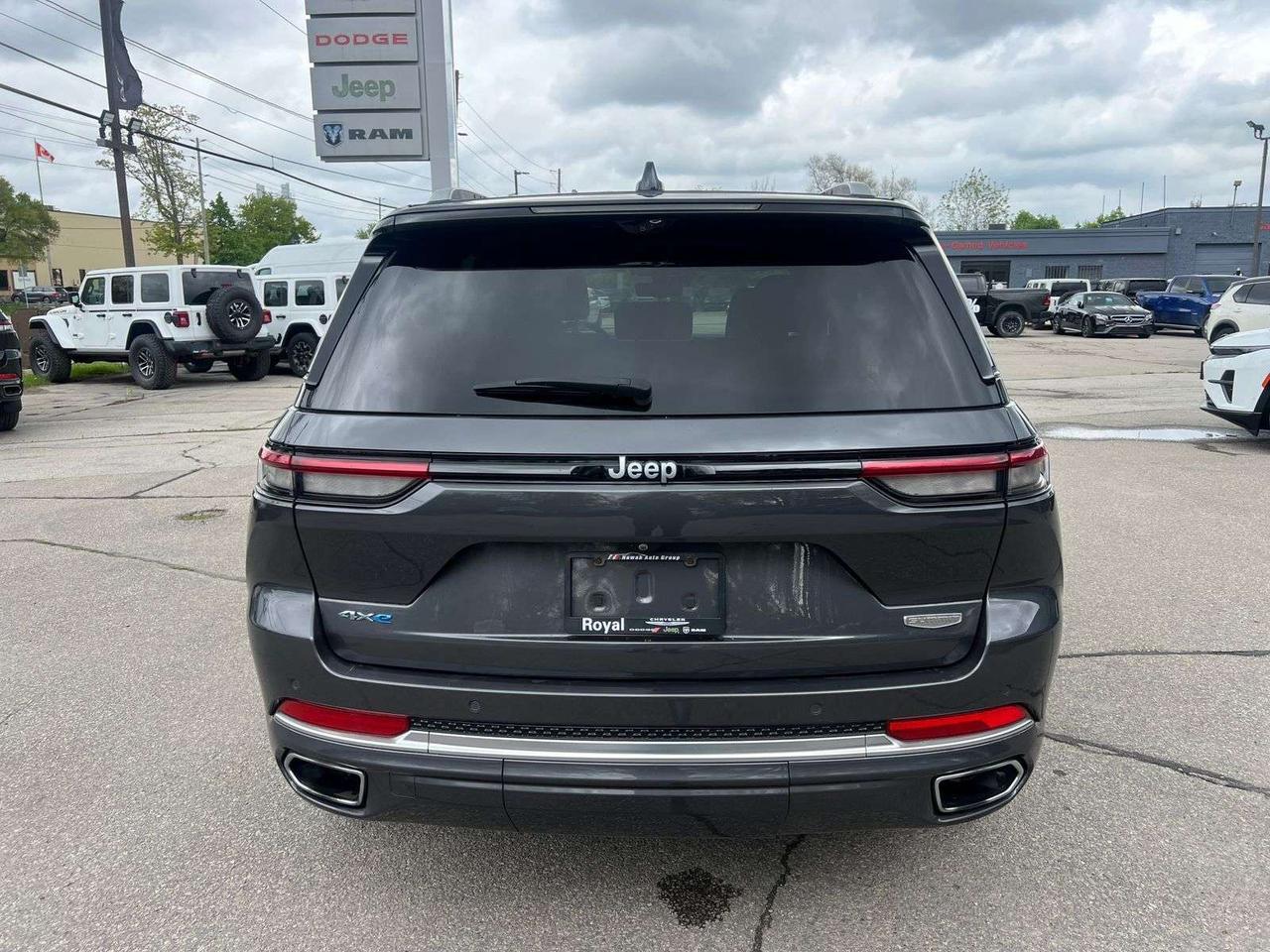2023 Jeep Grand Cherokee Summit Reserve Photo