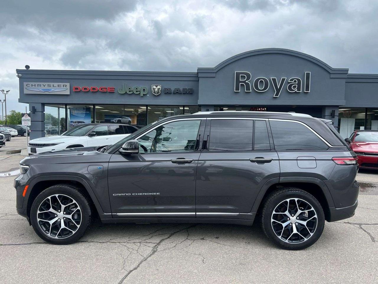 2023 Jeep Grand Cherokee Summit Reserve Photo