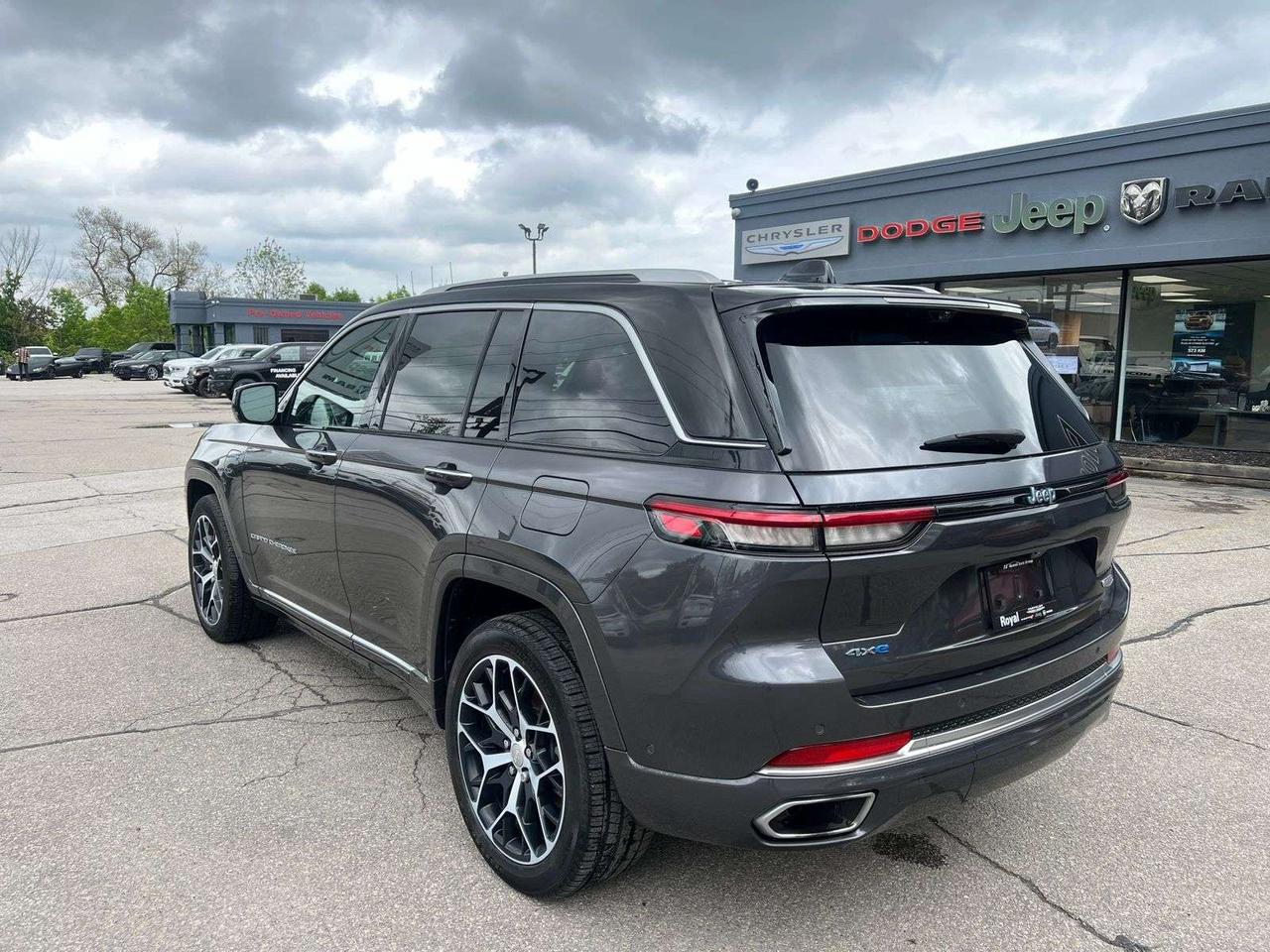 2023 Jeep Grand Cherokee Summit Reserve Photo