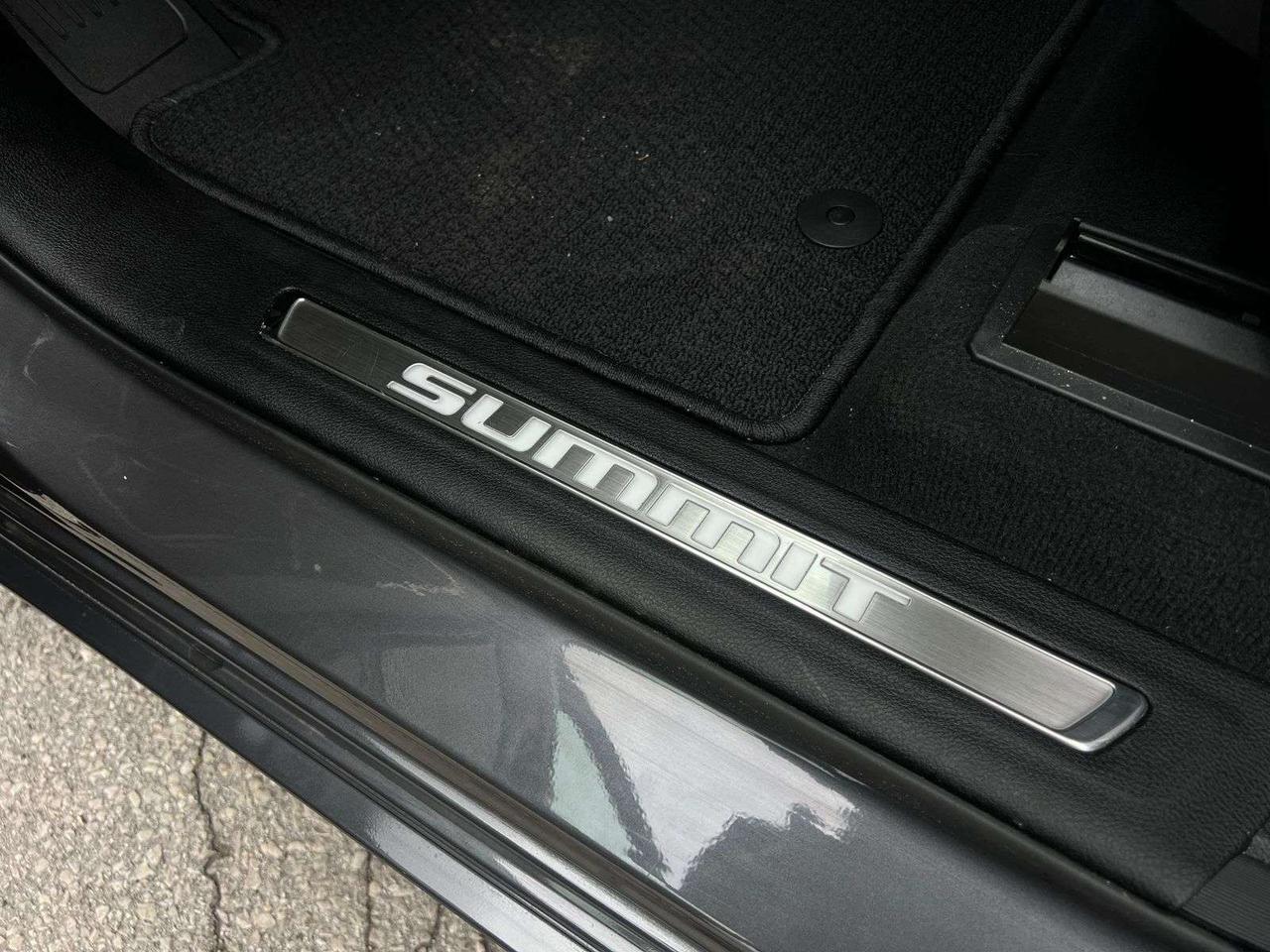 2023 Jeep Grand Cherokee Summit Reserve Photo