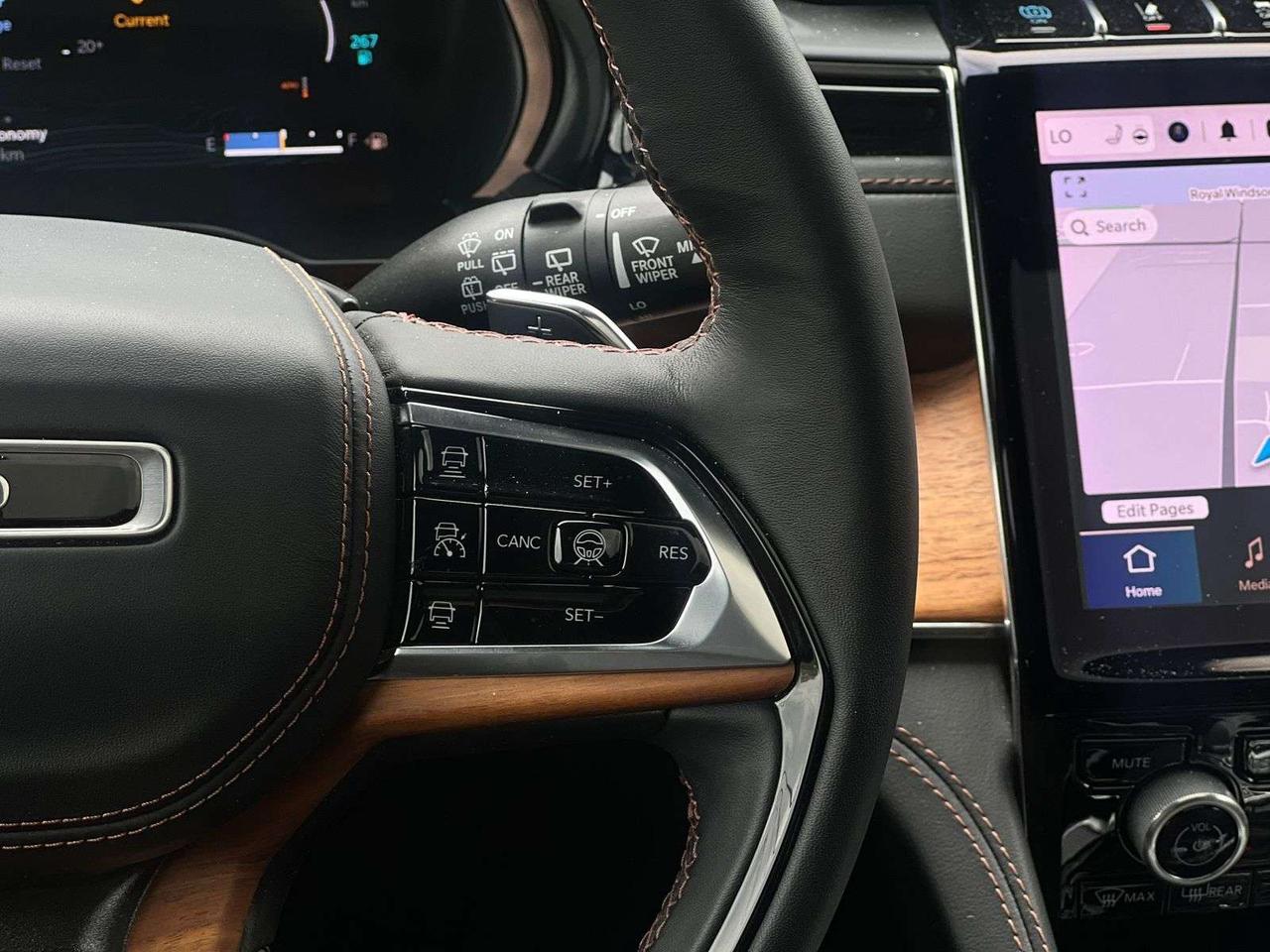 2023 Jeep Grand Cherokee Summit Reserve Photo