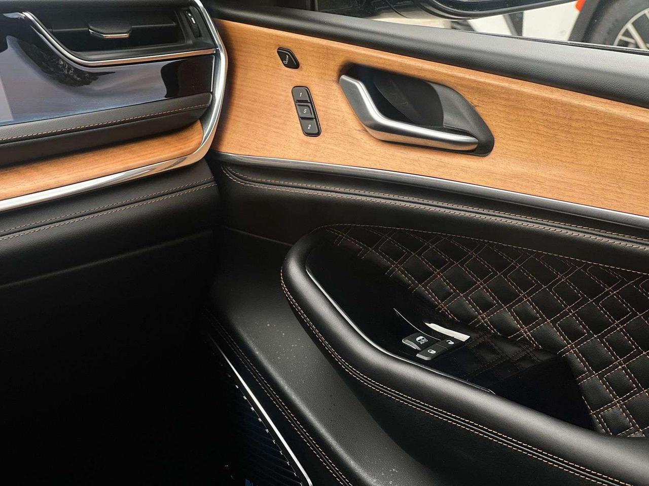 2023 Jeep Grand Cherokee Summit Reserve Photo