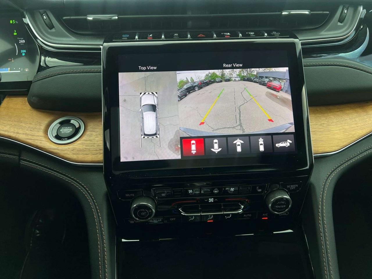 2023 Jeep Grand Cherokee Summit Reserve Photo