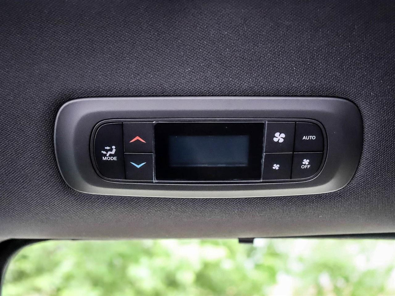 2027 Chrysler Pacifica Select AWD Photo