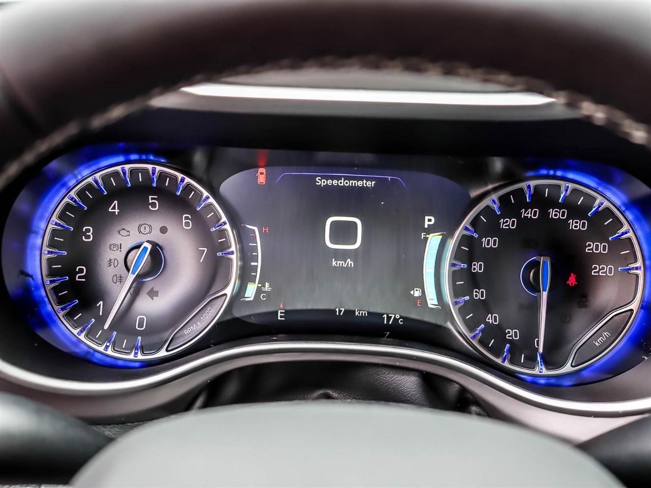 2027 Chrysler Pacifica Select AWD Photo
