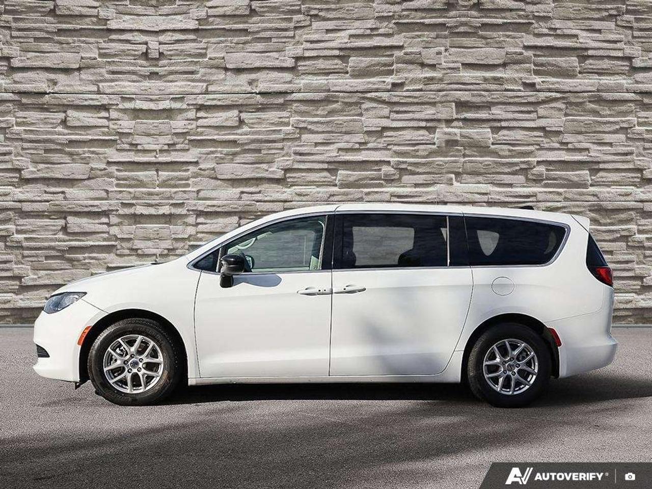 2024 Chrysler Grand Caravan PWR SLIDING DOORS   7 inch TOUCH   RMT STRT Photo