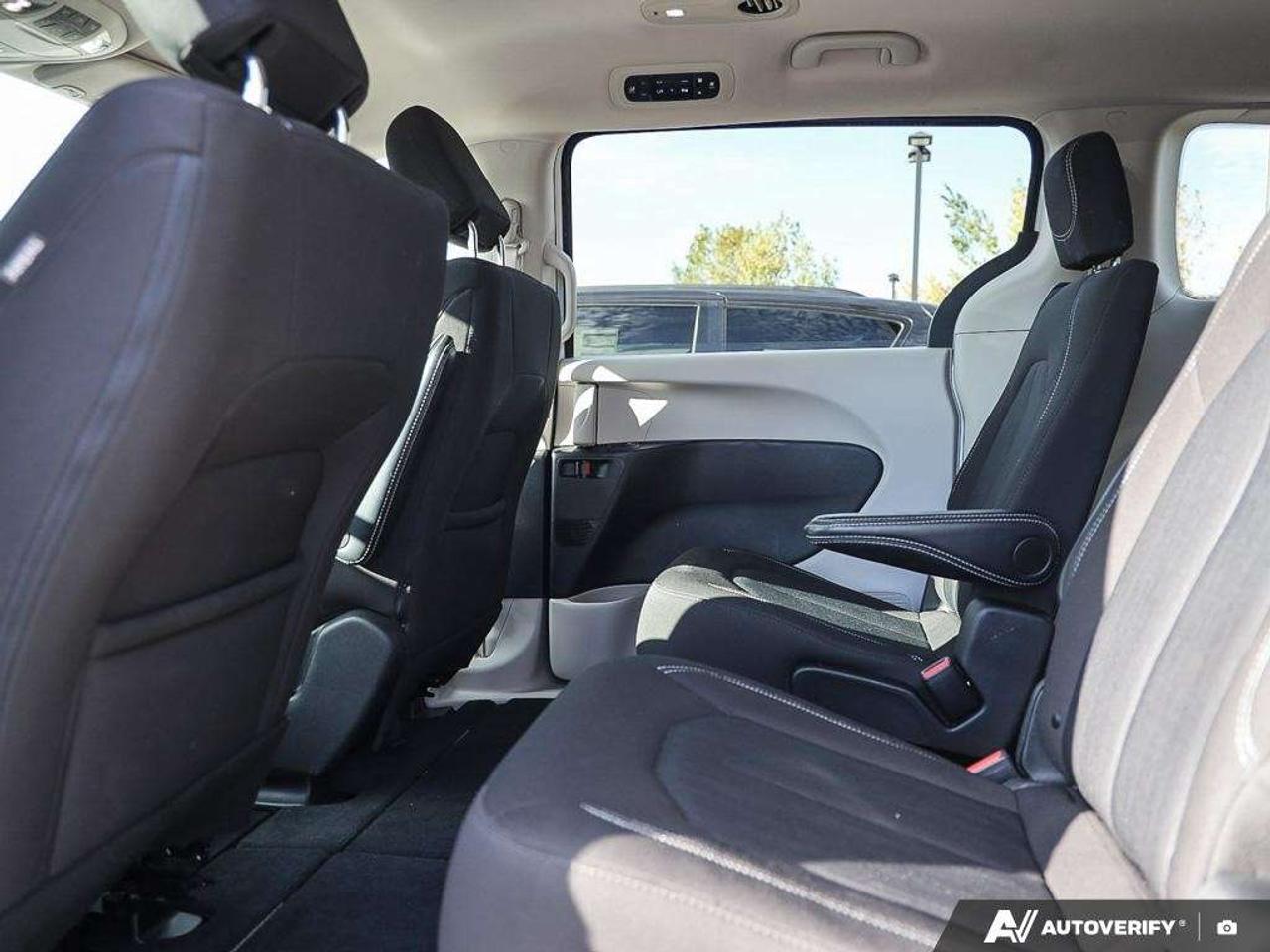 2024 Chrysler Grand Caravan PWR SLIDING DOORS   7 inch TOUCH   RMT STRT Photo
