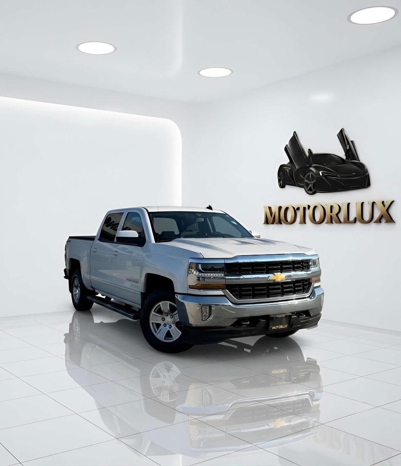 2017 Chevrolet Silverado 1500 4WD Crew Cab 143.5 LT w/1LT 5'8 Box Photo