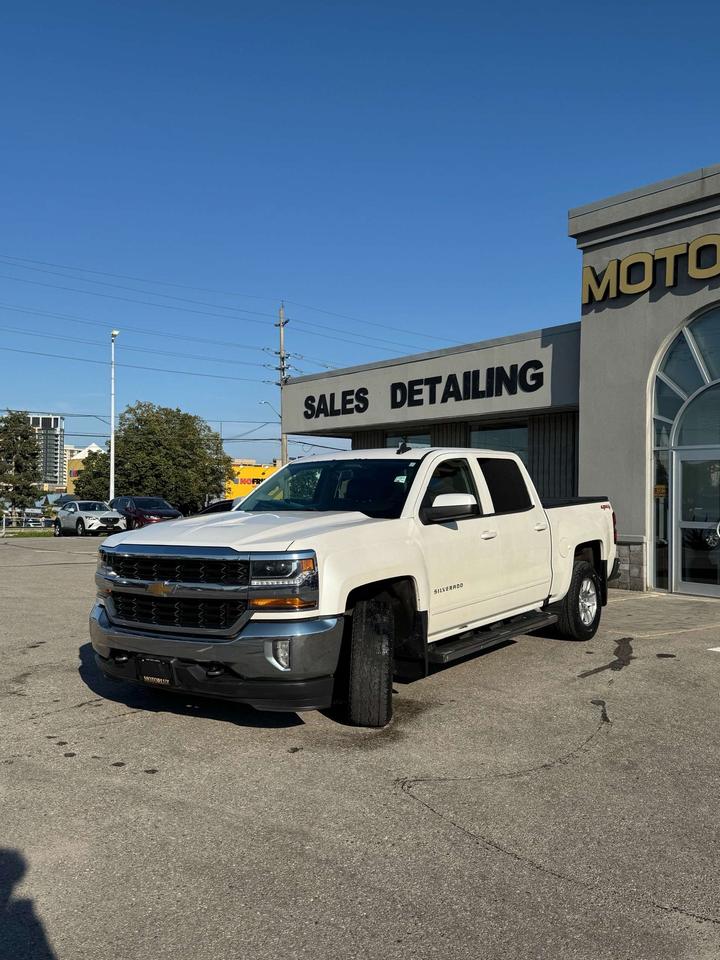 2017 Chevrolet Silverado 1500 4WD Crew Cab 143.5 LT w/1LT 5'8 Box Photo