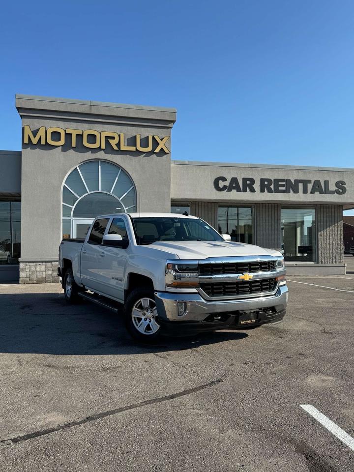 2017 Chevrolet Silverado 1500 4WD Crew Cab 143.5 LT w/1LT 5'8 Box Photo