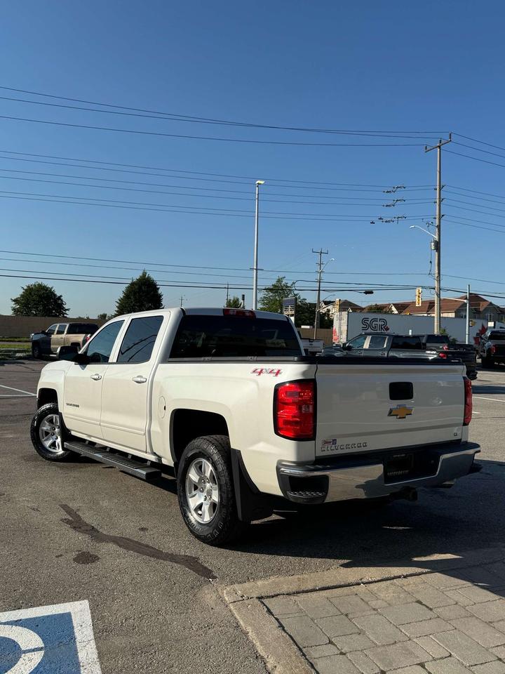 2017 Chevrolet Silverado 1500 4WD Crew Cab 143.5 LT w/1LT 5'8 Box Photo