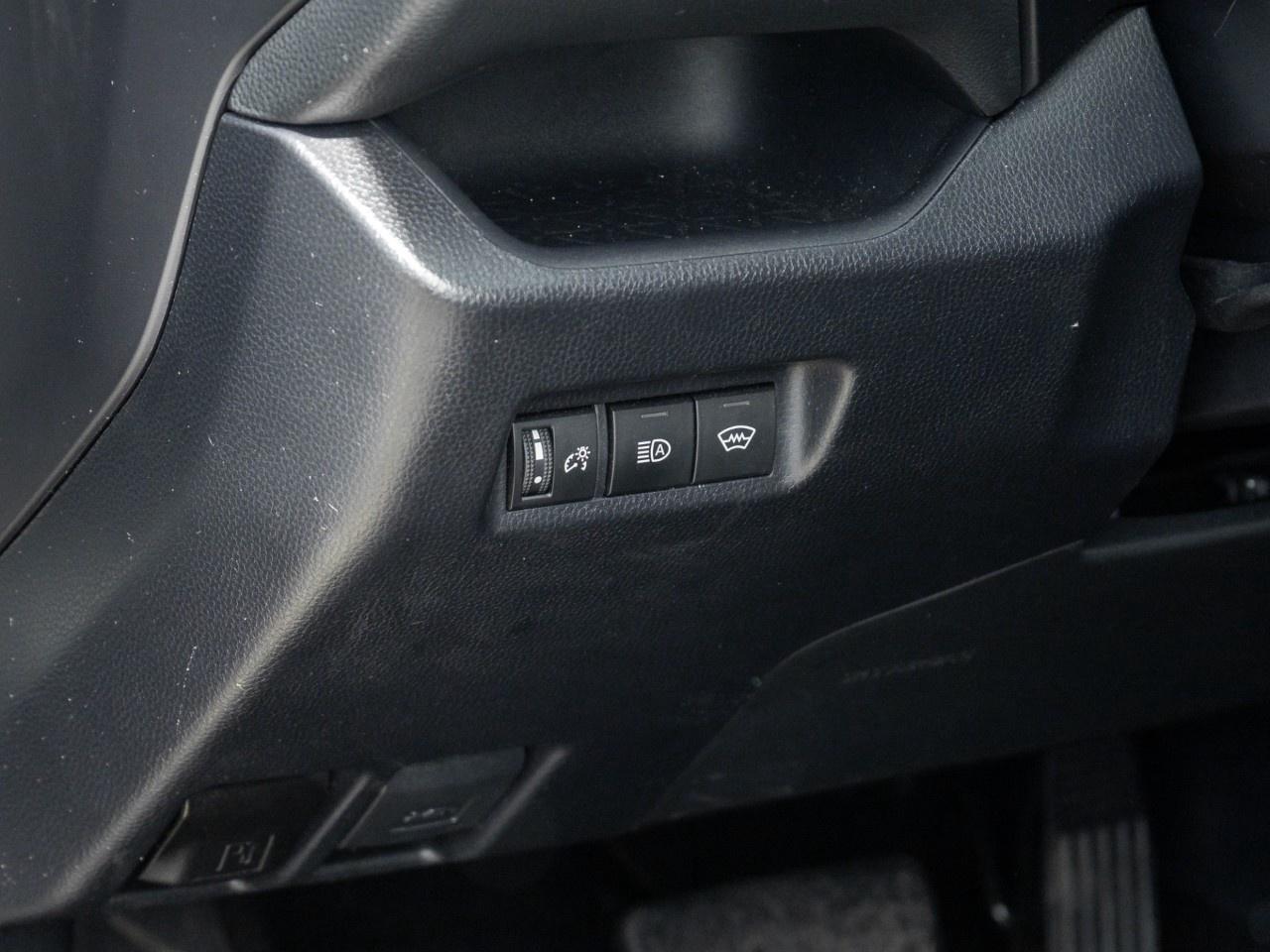2025 Toyota RAV4 LE AWD Photo