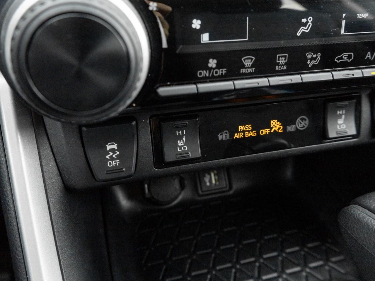 2025 Toyota RAV4 LE AWD Photo