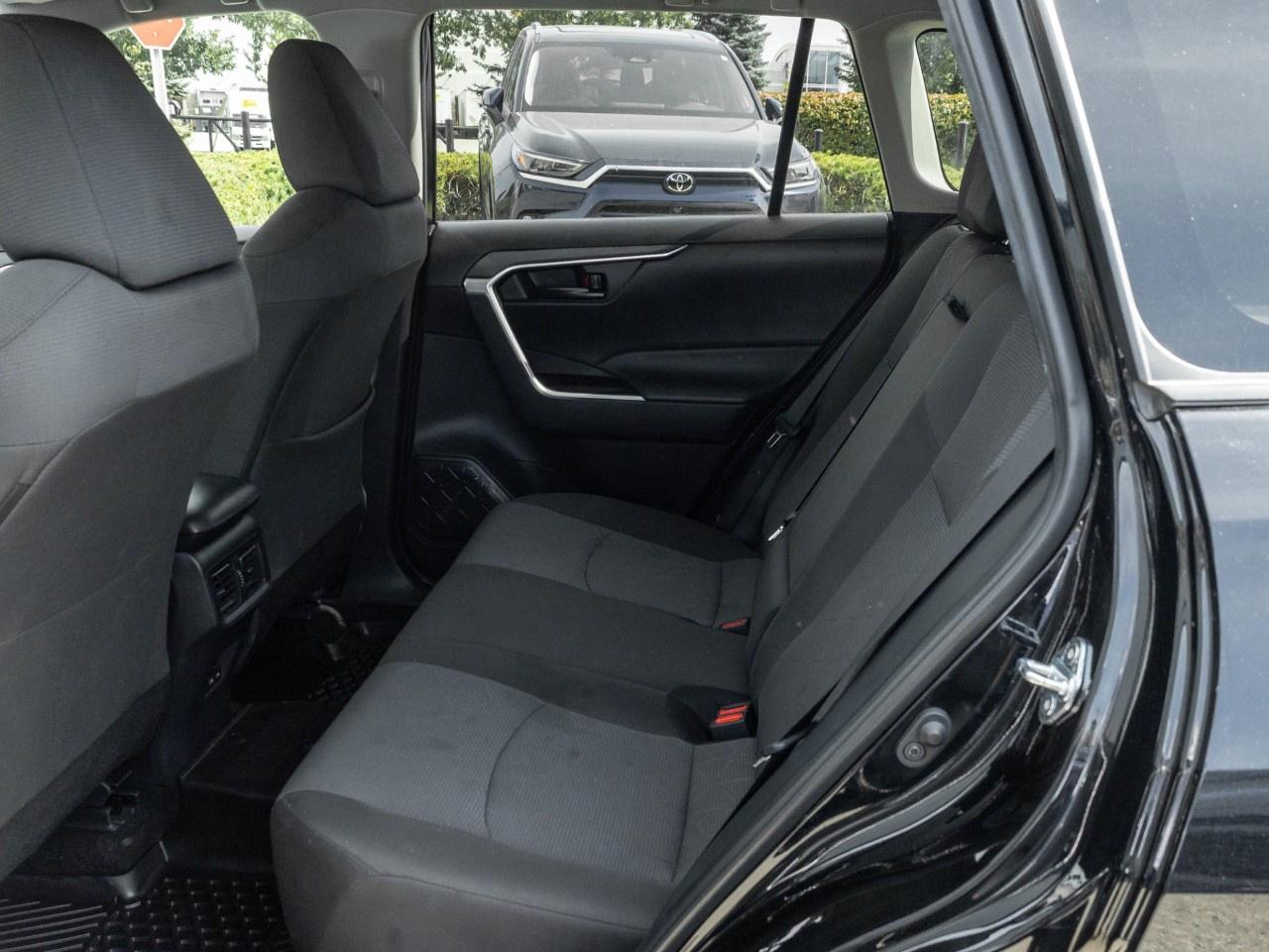 2025 Toyota RAV4 LE AWD Photo