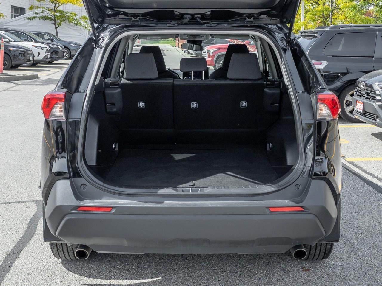 2025 Toyota RAV4 LE AWD Photo
