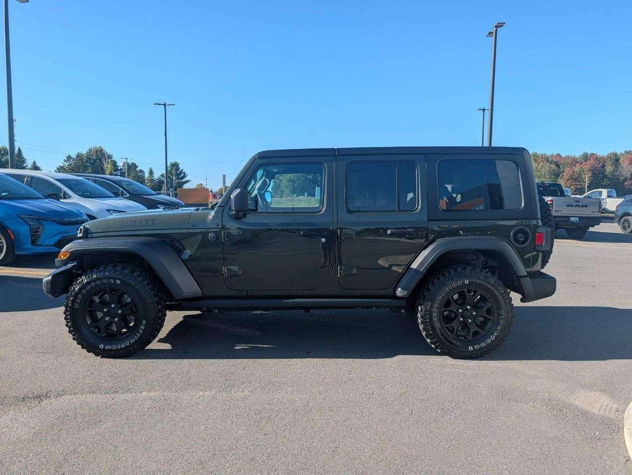 2023 Jeep Wrangler Sport Low KMS Photo