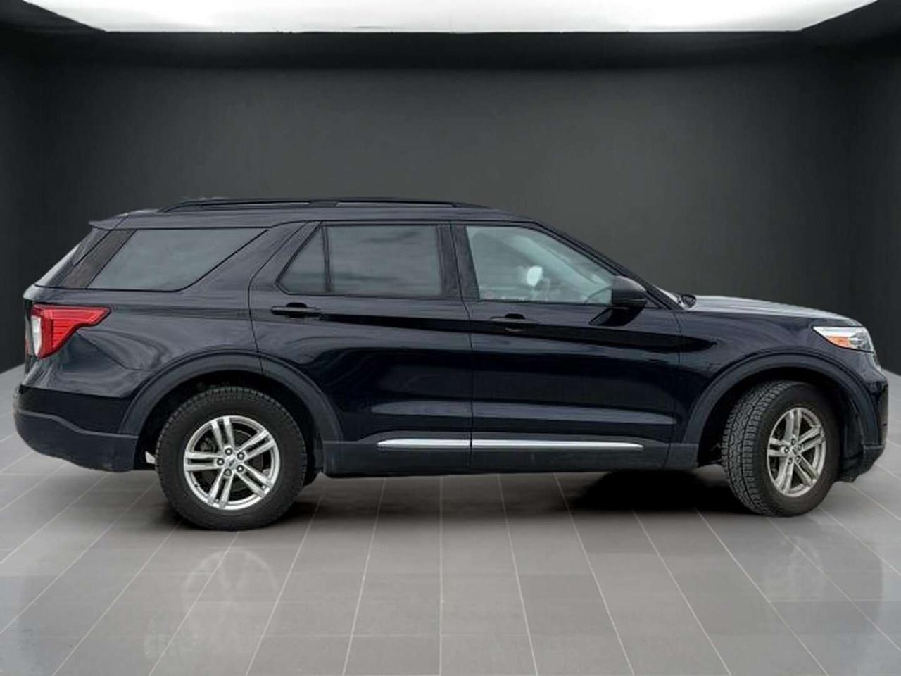2022 Ford Explorer XLT   LOADED   NO ACCIDENTS   MAINTAINED Photo3