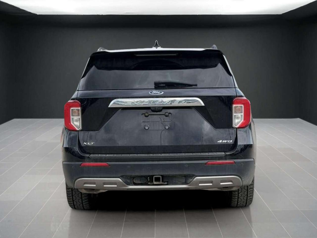 2022 Ford Explorer XLT   LOADED   NO ACCIDENTS   MAINTAINED Photo4