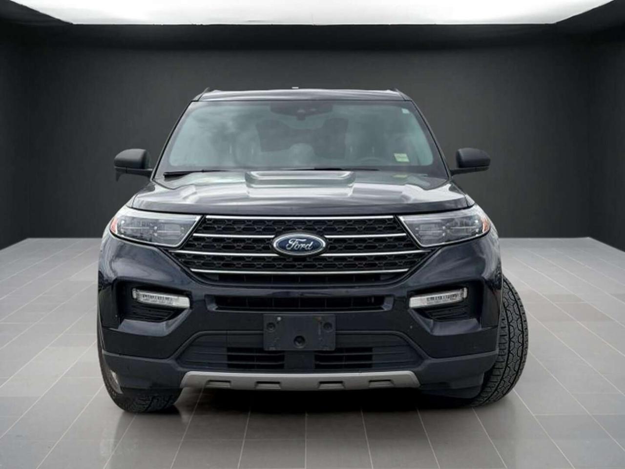 2022 Ford Explorer XLT   LOADED   NO ACCIDENTS   MAINTAINED Photo