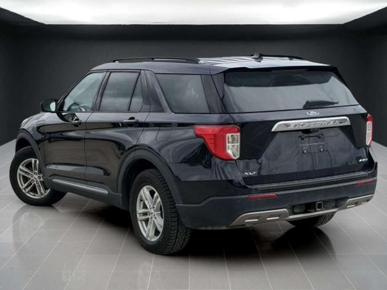 2022 Ford Explorer XLT   LOADED   NO ACCIDENTS   MAINTAINED Photo