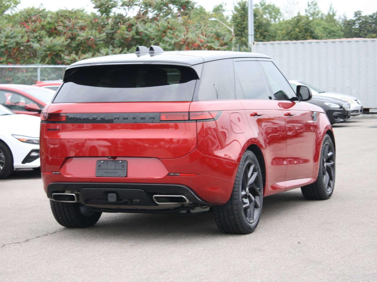 2024 Land Rover Range Rover Sport Dynamic SE Photo3