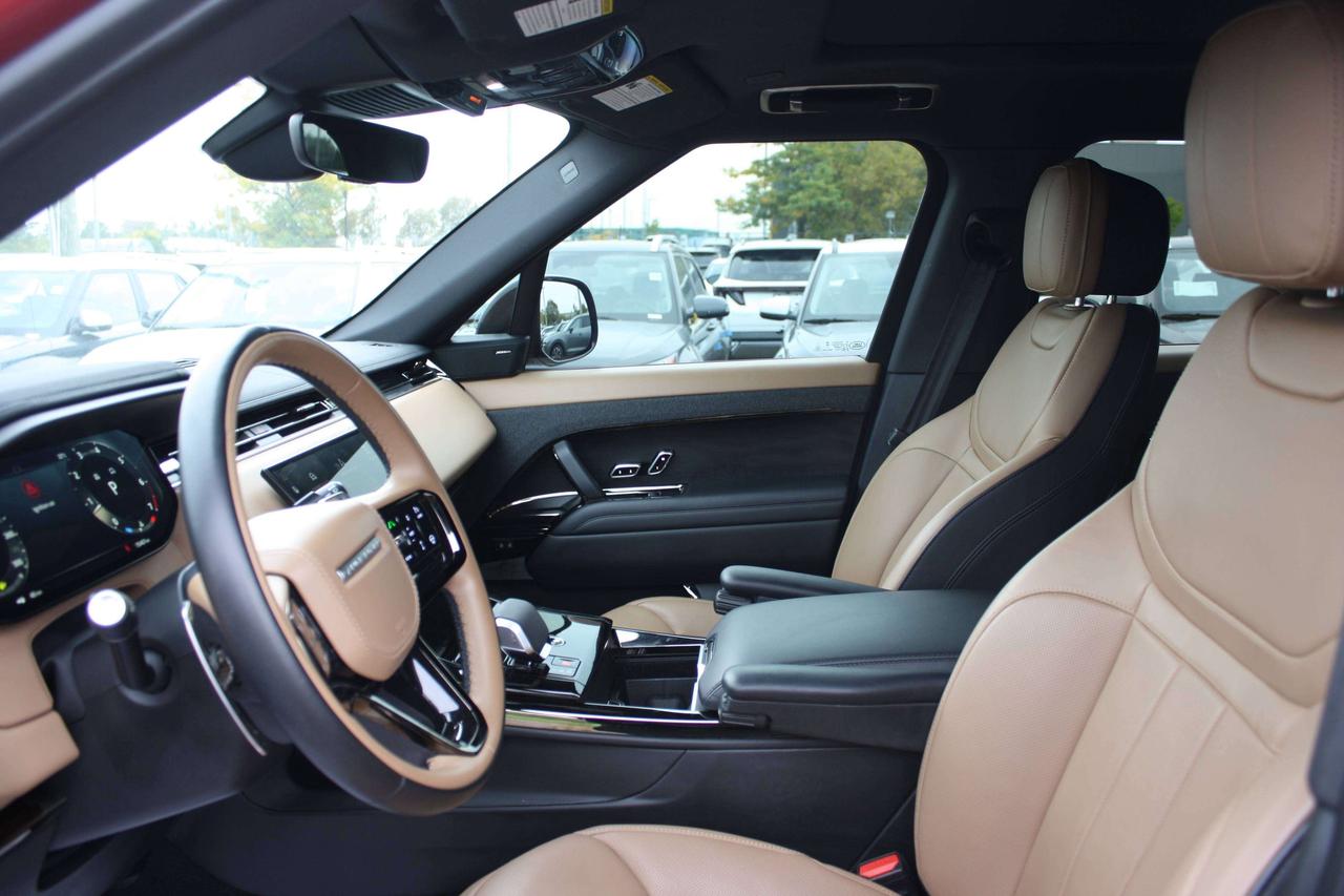2024 Land Rover Range Rover Sport Dynamic SE Photo