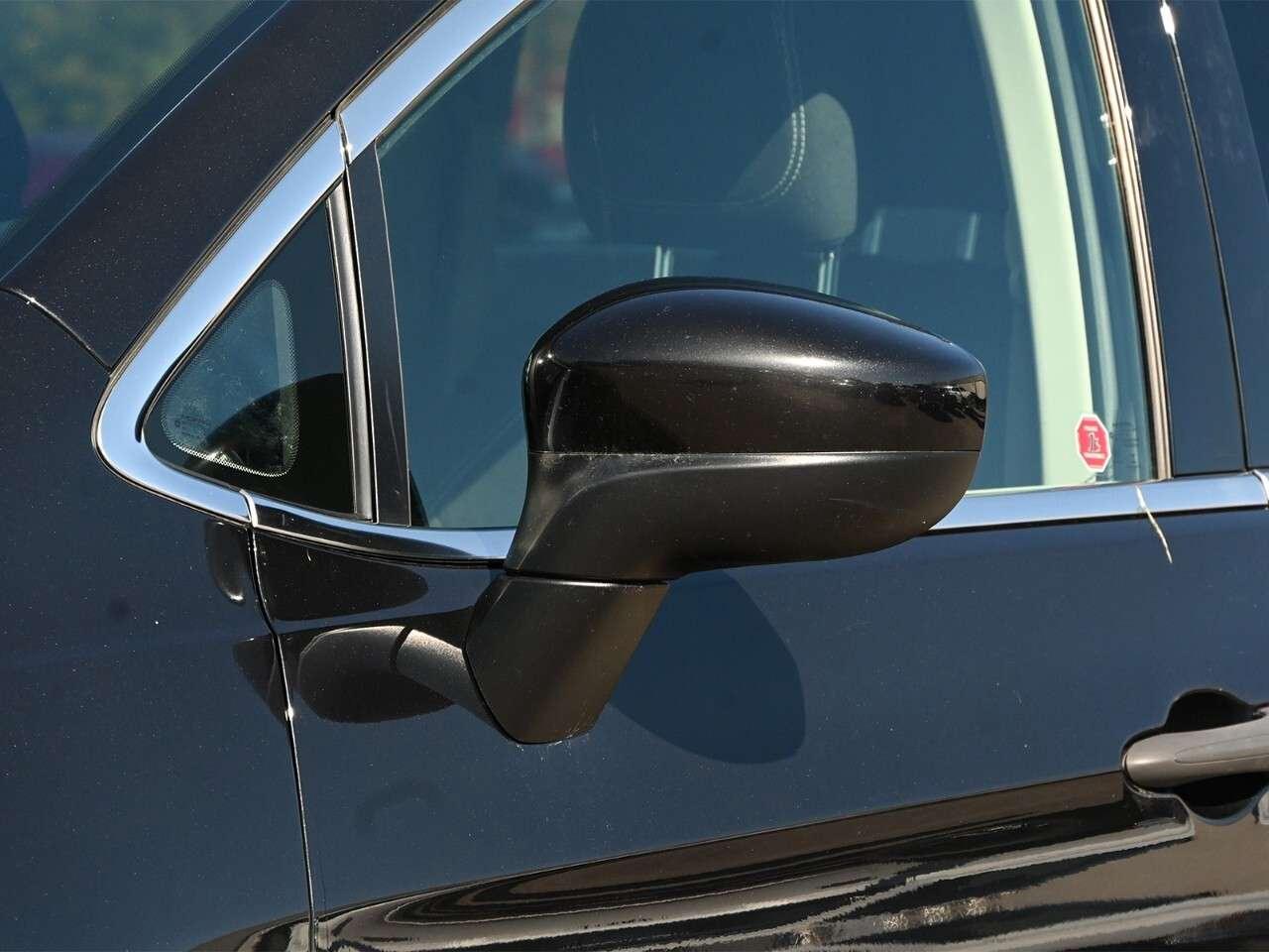 2020 Chrysler Pacifica L FWD Photo