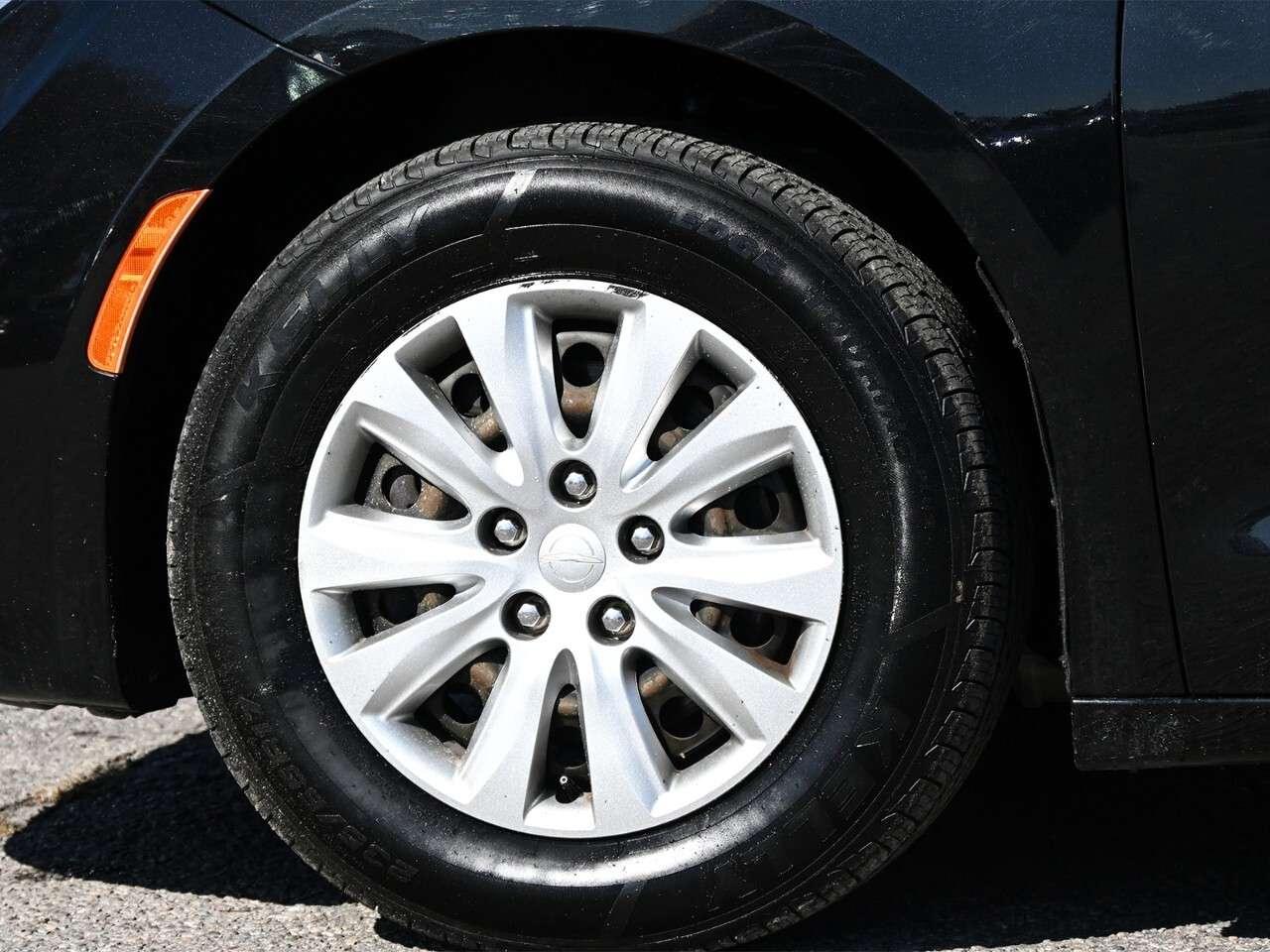 2020 Chrysler Pacifica L FWD Photo
