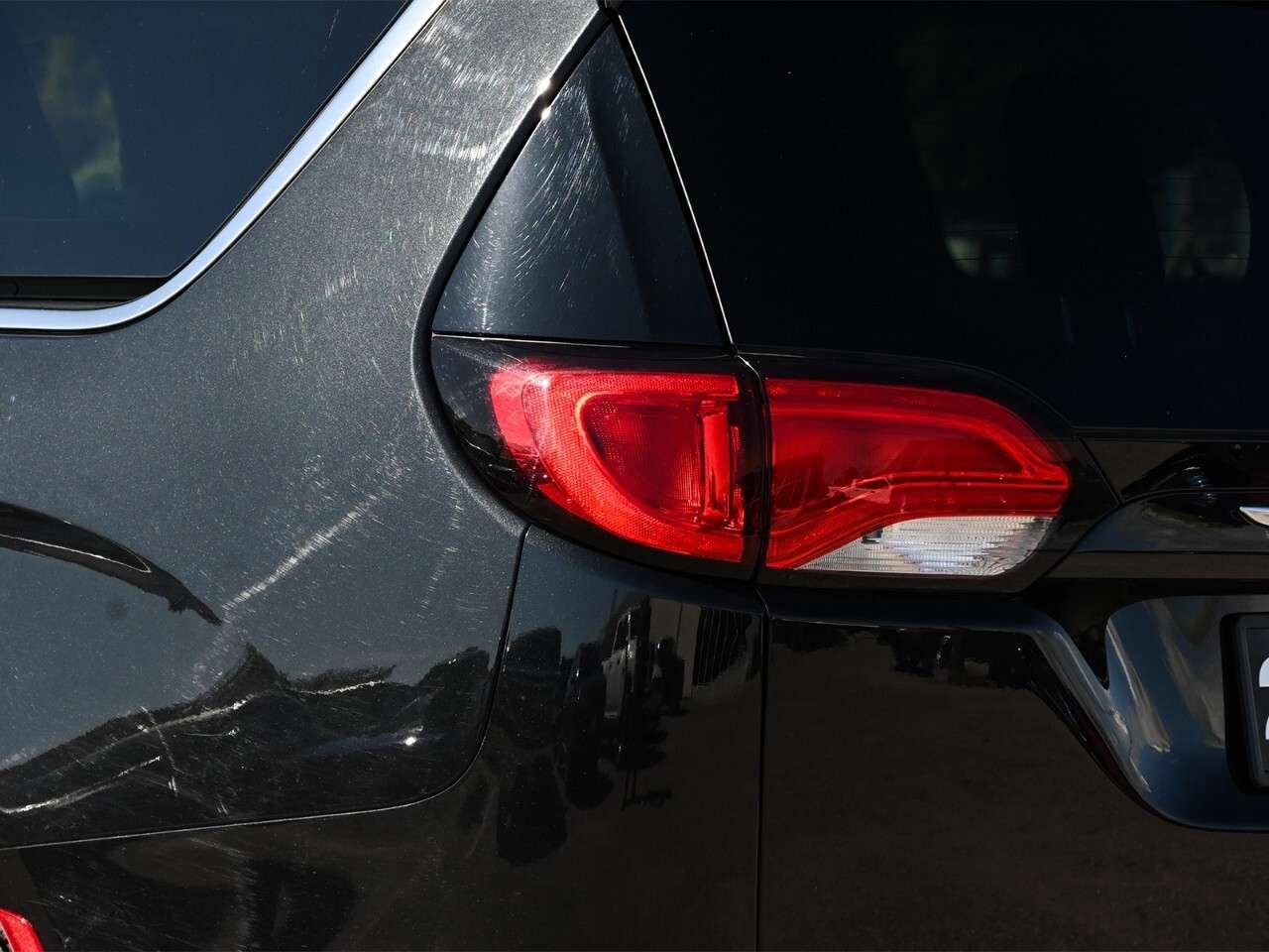 2020 Chrysler Pacifica L FWD Photo