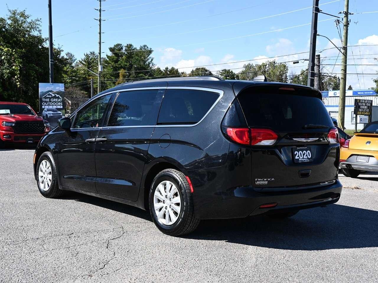 2020 Chrysler Pacifica L FWD Photo