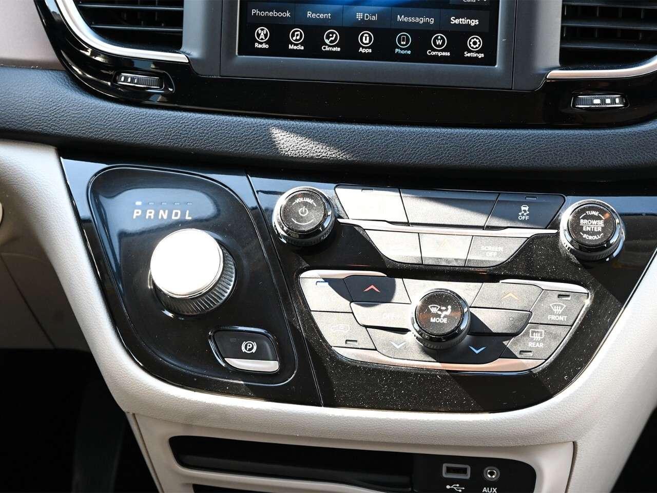 2020 Chrysler Pacifica L FWD Photo