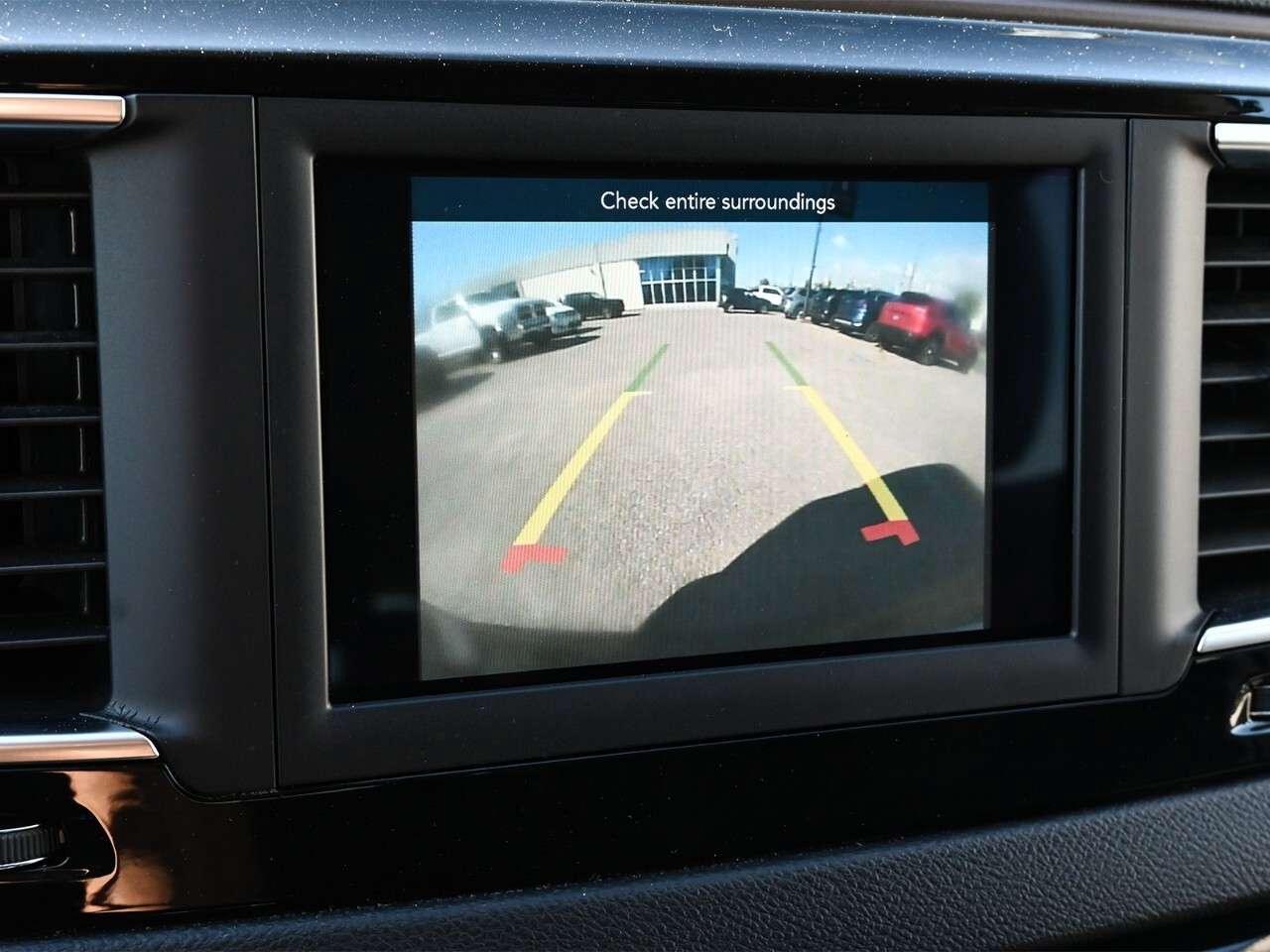 2020 Chrysler Pacifica L FWD Photo