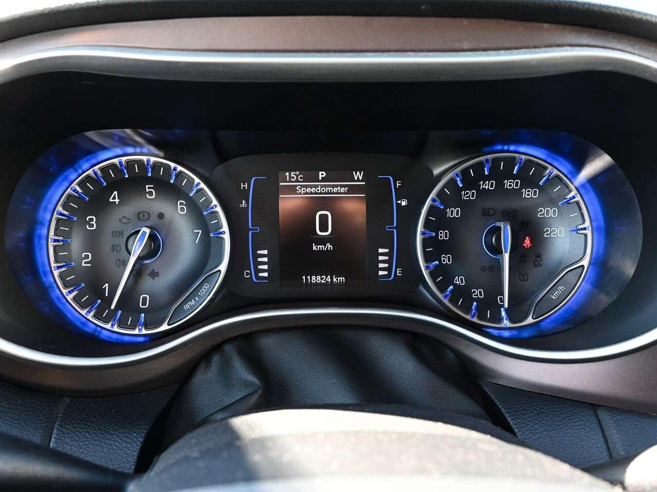 2020 Chrysler Pacifica L FWD Photo