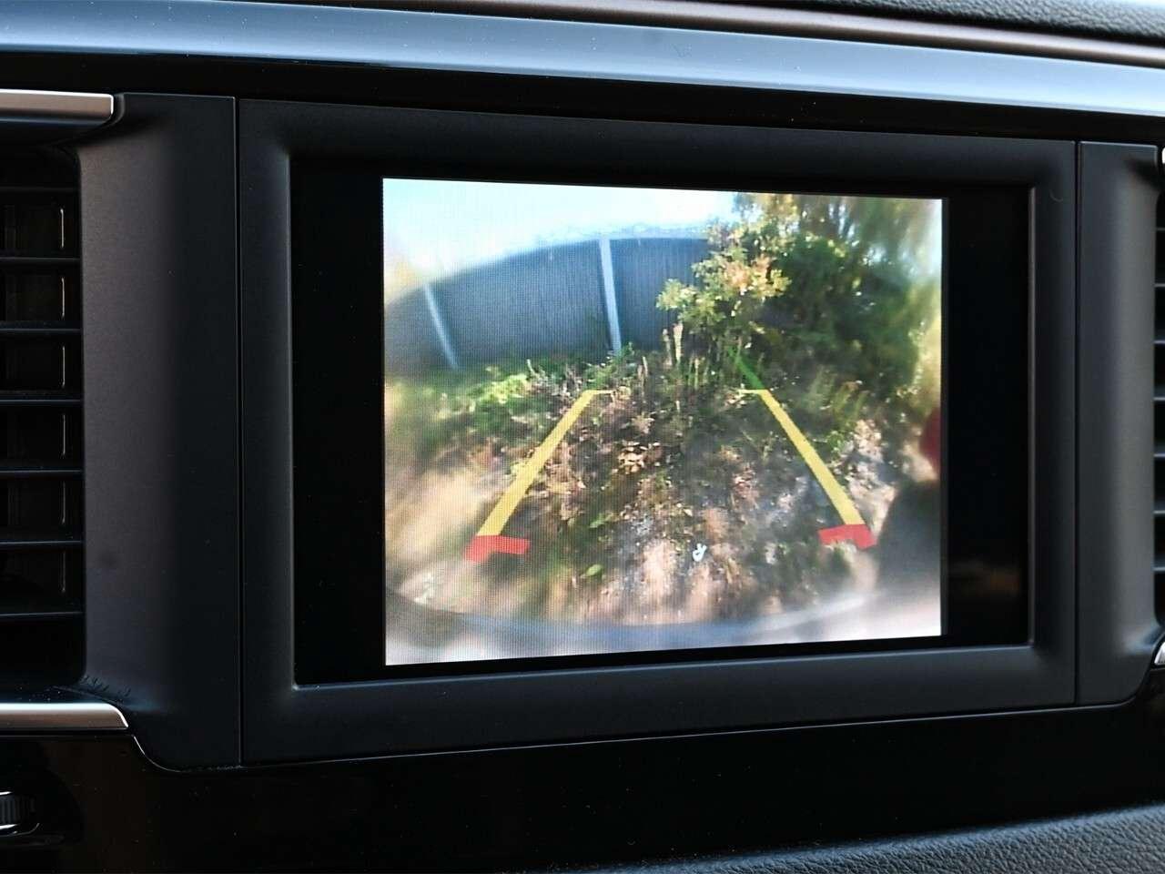 2020 Chrysler Pacifica L FWD Photo