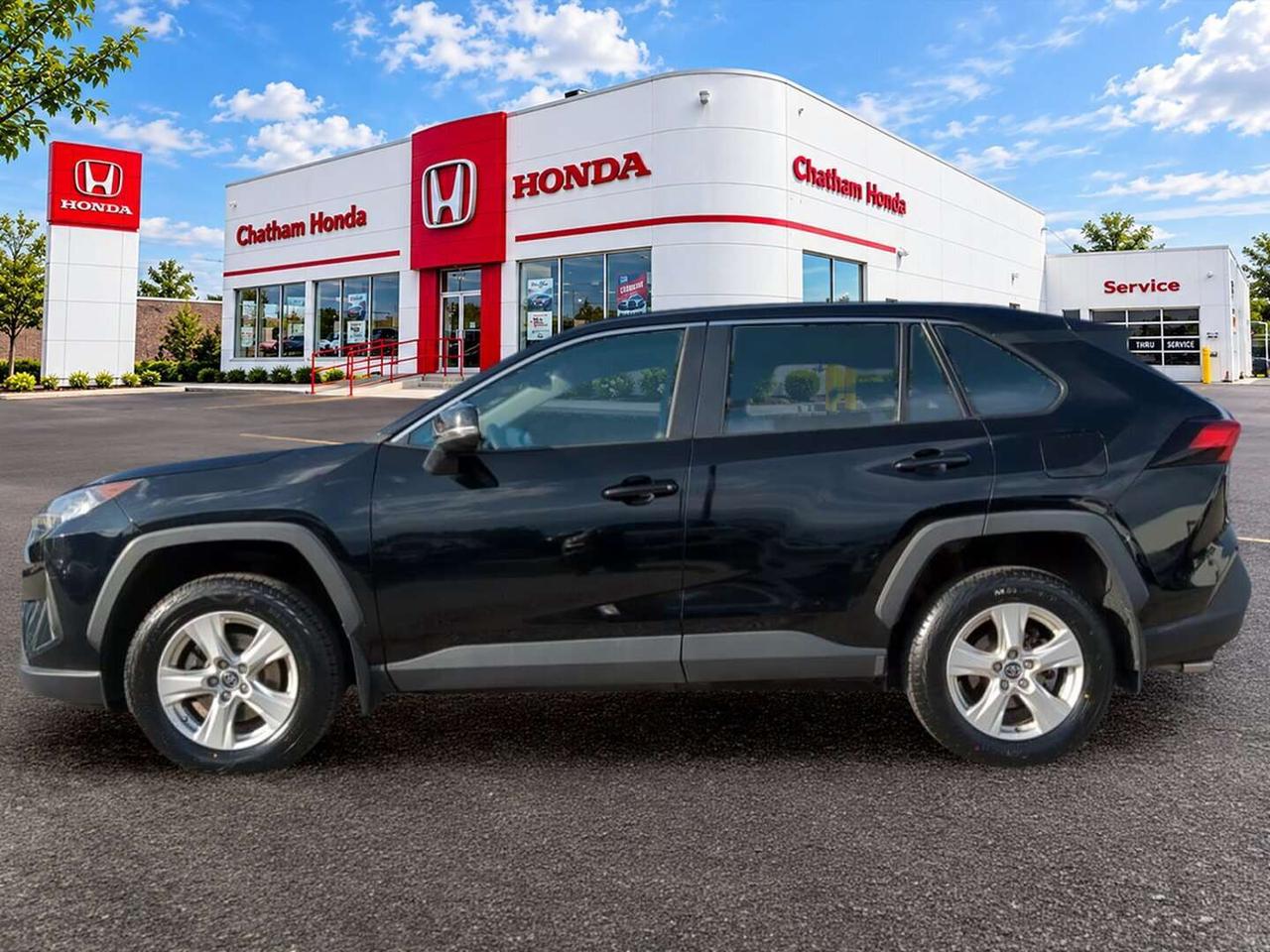 2019 Toyota RAV4 AWD LE - New Tires New Front and Rear Brakes Photo4