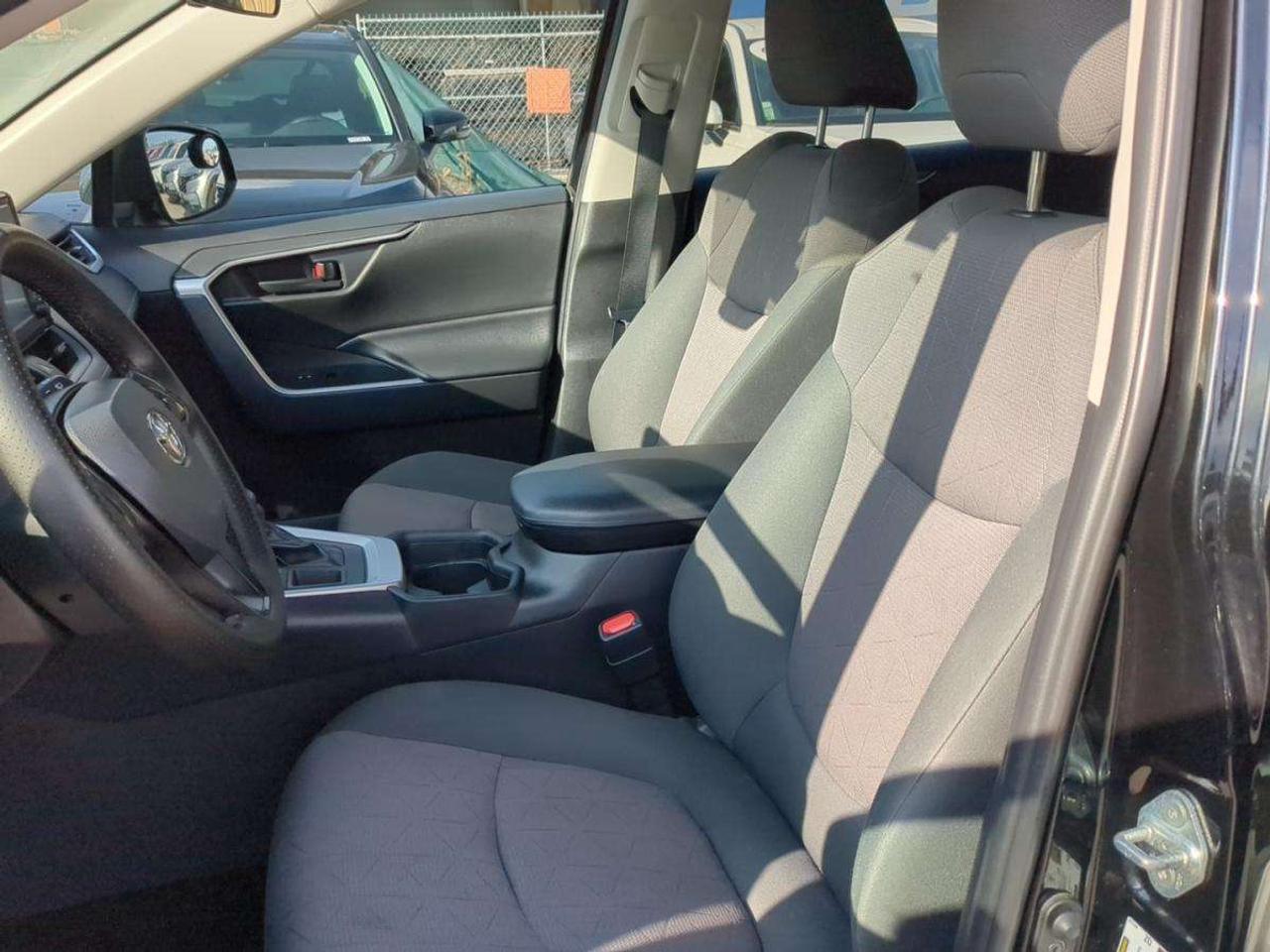 2019 Toyota RAV4 AWD LE - New Tires New Front and Rear Brakes Photo