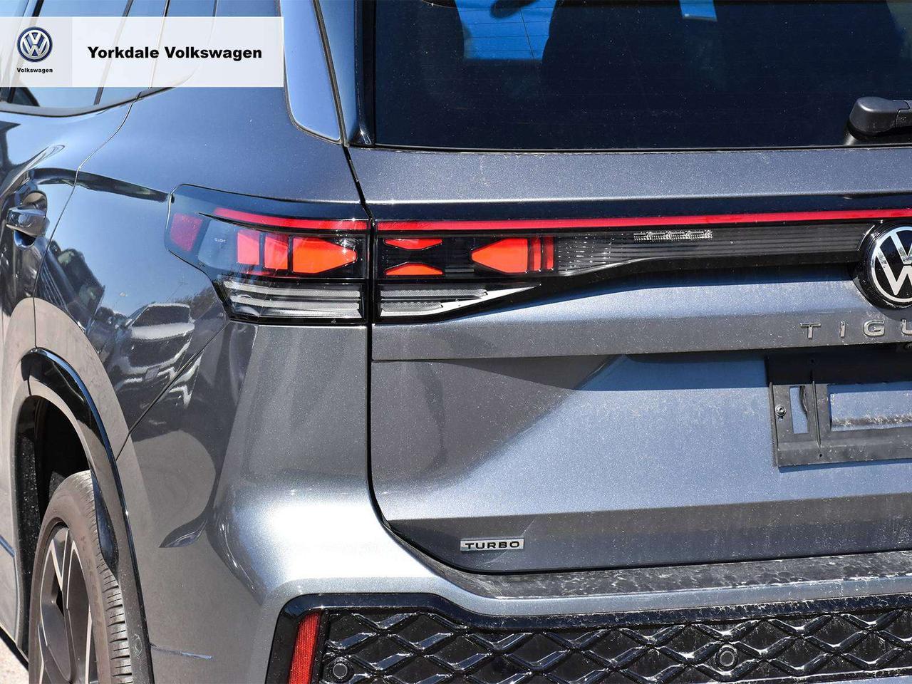 2026 Volkswagen Tiguan Highline LOW KM Photo