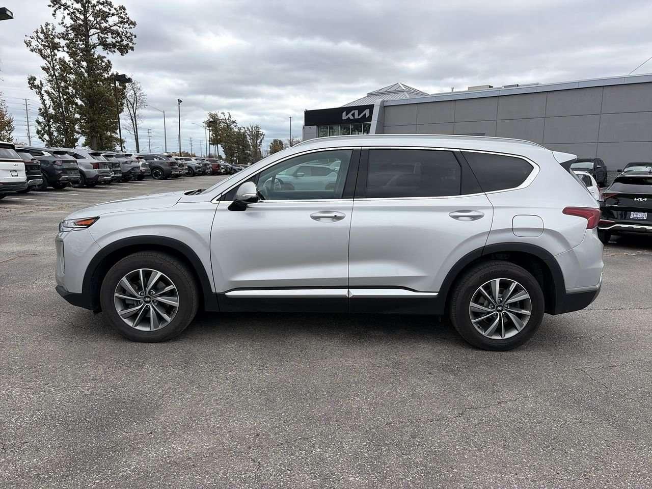 2019 Hyundai Santa Fe Preferred AWD NO ACCIDENTS   PROXIMITY KEY ENTRY   BACKUP CAM   REAR SENSORS   FORWARD COLLISION AVOIDANCE Photo
