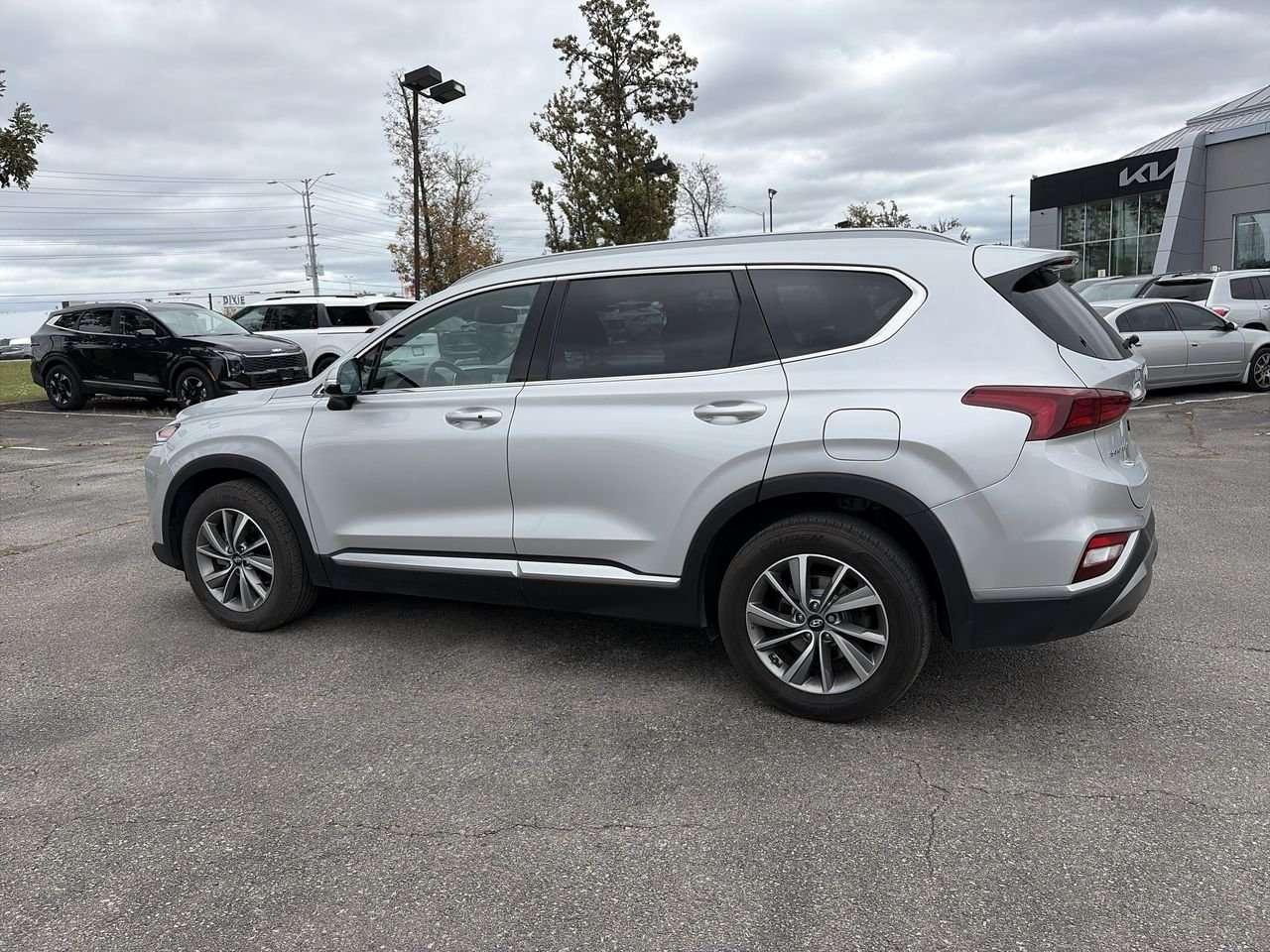 2019 Hyundai Santa Fe Preferred AWD NO ACCIDENTS   PROXIMITY KEY ENTRY   BACKUP CAM   REAR SENSORS   FORWARD COLLISION AVOIDANCE Photo