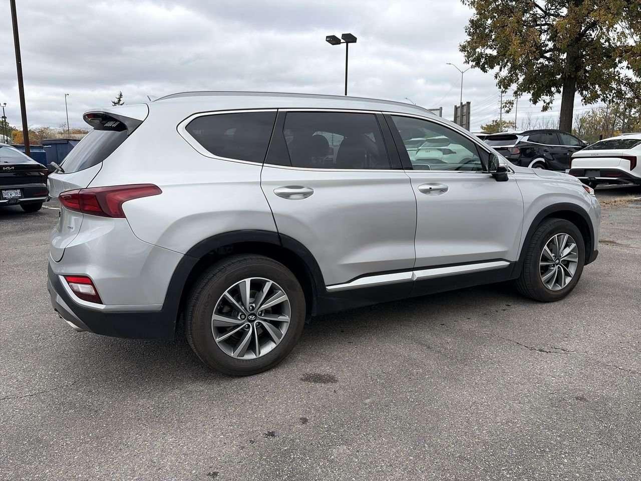 2019 Hyundai Santa Fe Preferred AWD NO ACCIDENTS   PROXIMITY KEY ENTRY   BACKUP CAM   REAR SENSORS   FORWARD COLLISION AVOIDANCE Photo