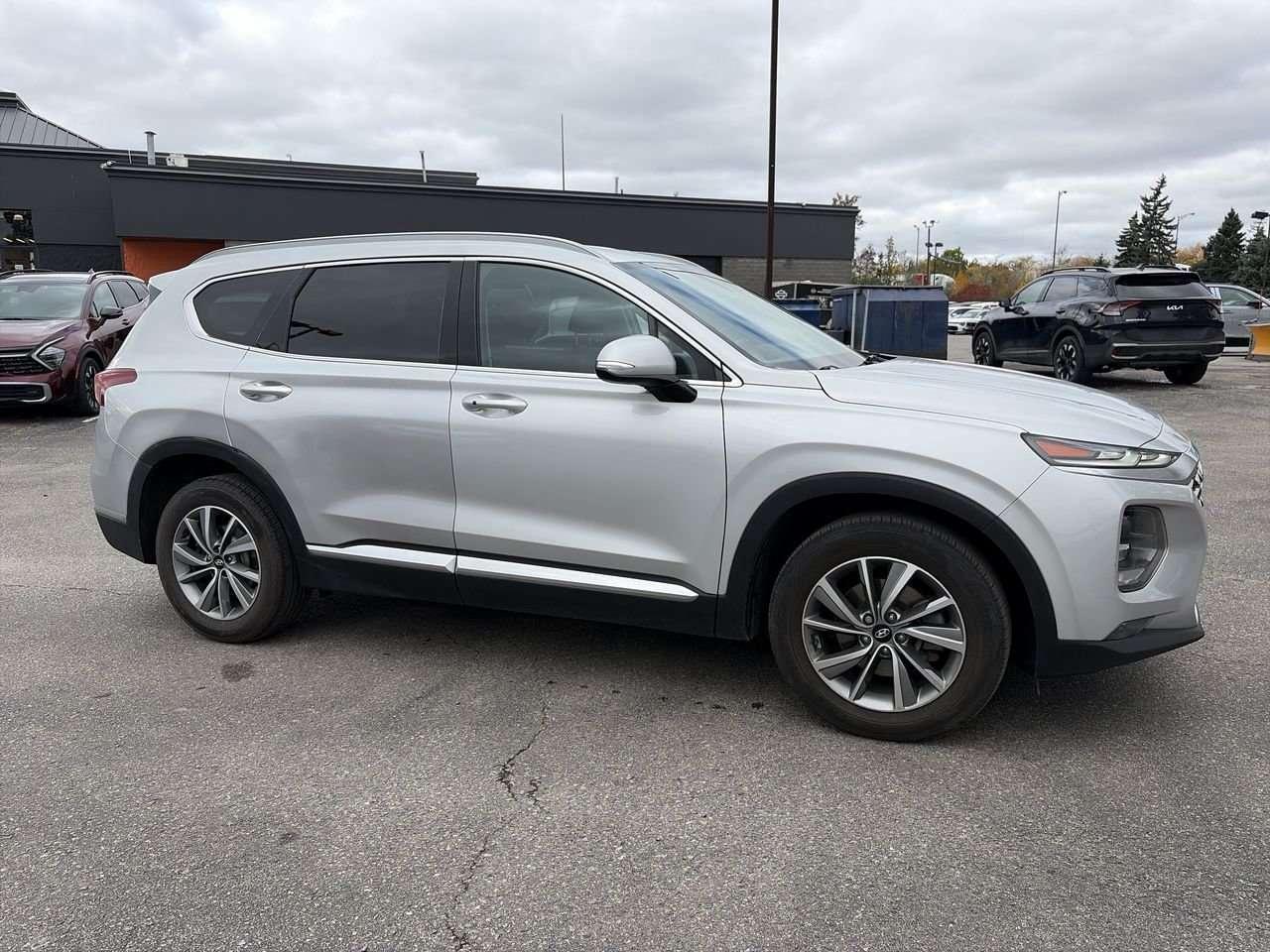 2019 Hyundai Santa Fe Preferred AWD NO ACCIDENTS   PROXIMITY KEY ENTRY   BACKUP CAM   REAR SENSORS   FORWARD COLLISION AVOIDANCE Photo