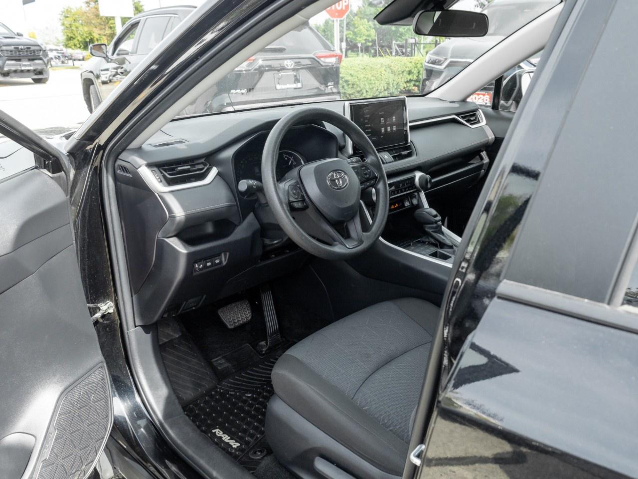 2024 Toyota RAV4 XLE AWD Photo