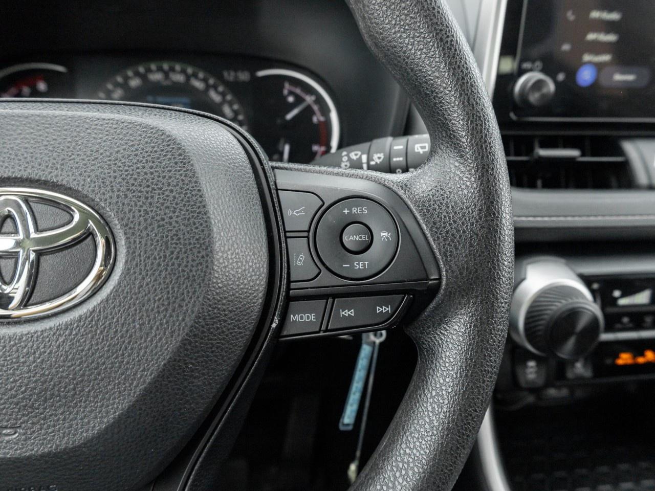 2024 Toyota RAV4 XLE AWD Photo