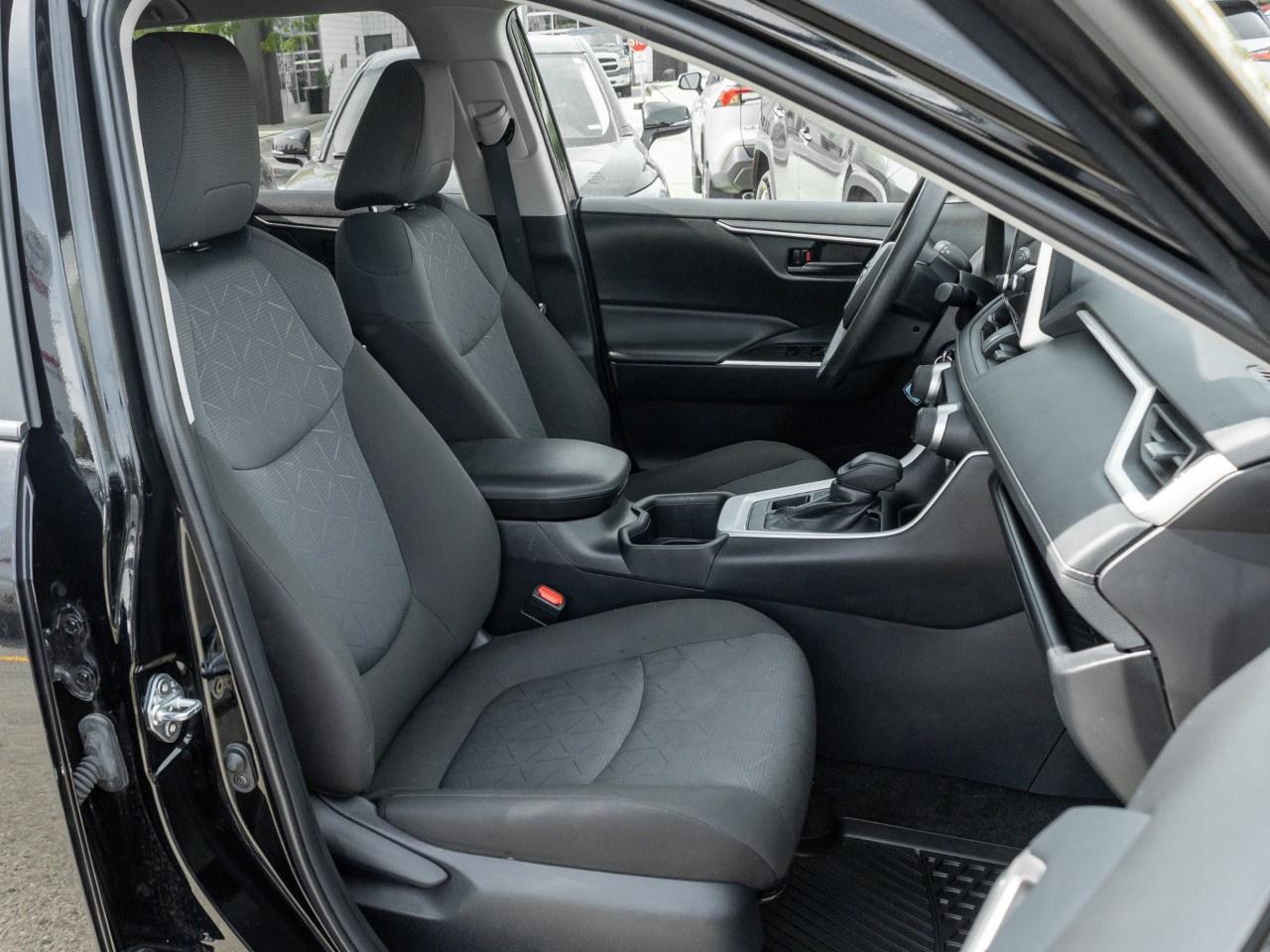2024 Toyota RAV4 XLE AWD Photo